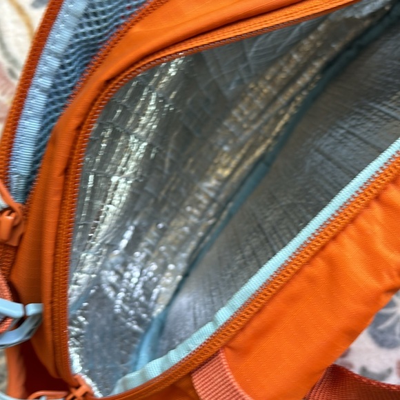 Hydroflask hip pack in EEUC! - Picture 3 of 6